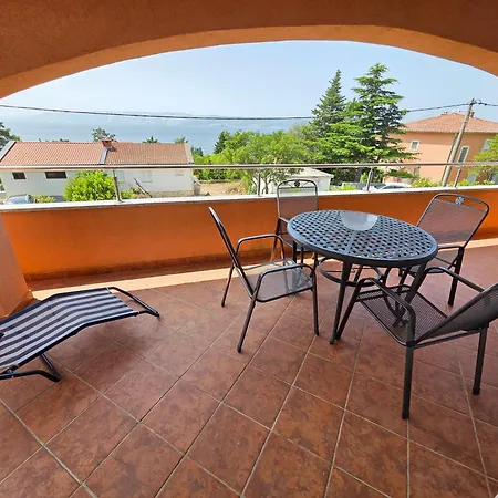 Appartement Tom M Nv 250m From The Beach, With Terrace
