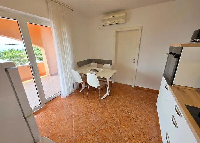 شقة Tom M Nv 250m From The Beach, With Terrace نوفي فينودولسكي